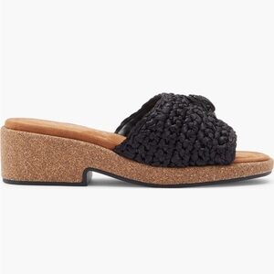 NWOB Kurt Geiger London Eagle Crocheted 
Slide Sandal